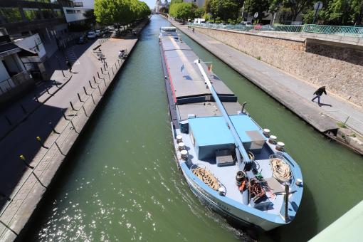 Free Stock Photo of The big blue barge
