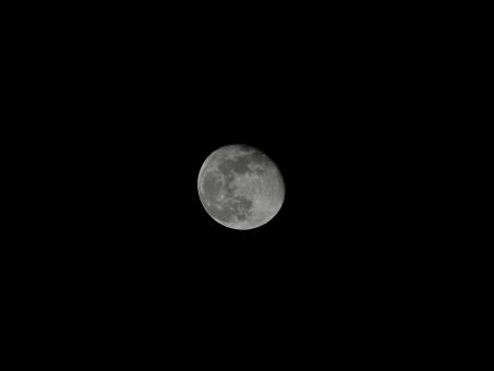 Free Stock Photo of Near Full Moon December 06, 2006