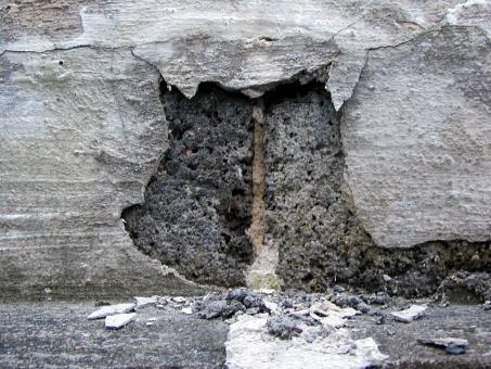 Free Stock Photo of Cracked wall surface
