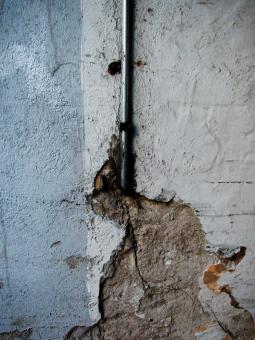 Free Stock Photo of Cracked wall texture