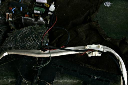 Free Stock Photo of Broken radio print plate and wires