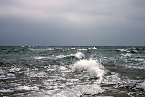 Free Stock Photo of Splashing sea