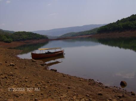 Free Stock Photo of Boat by the lake