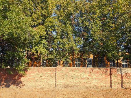 Free Stock Photo of fence with barbed wire