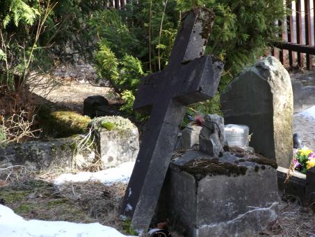 Free Stock Photo of Broken cross 