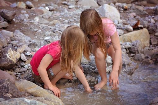 Free Stock Photo of Sisters