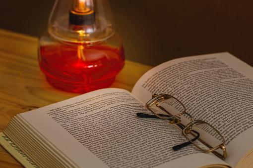 Free Stock Photo of Read