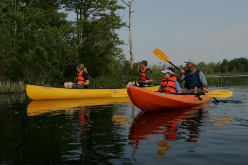 Free Stock Photo of Family Canoeing