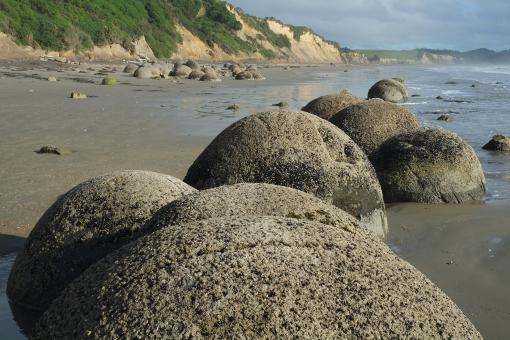 Free Stock Photo of Boulders on the Shore
