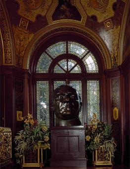 Free Stock Photo of Statue in Embassy