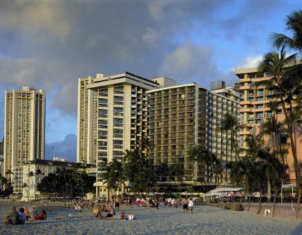 Free Stock Photo of Hotels on the Shore