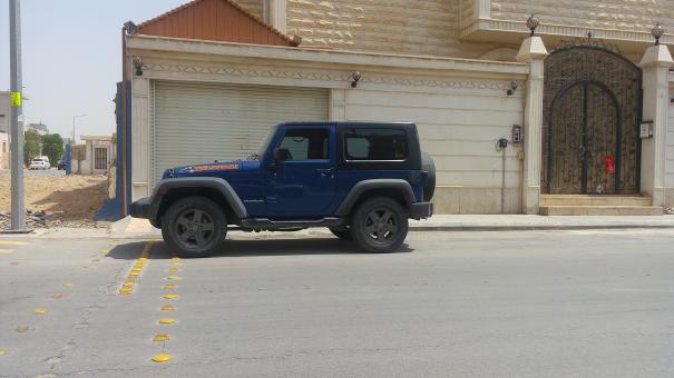 Free Stock Photo of Blue Jeep