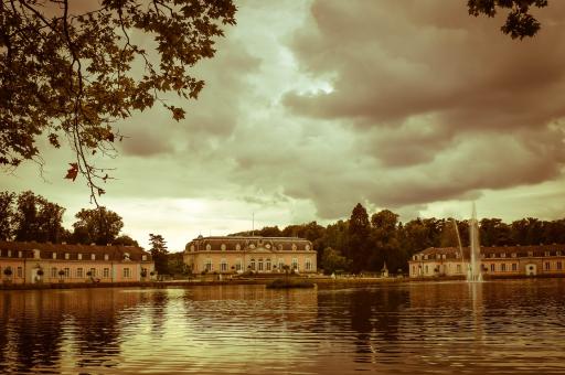 Free Stock Photo of Lake Near the Castle