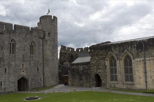Free Stock Photo of Caerphilly Castle