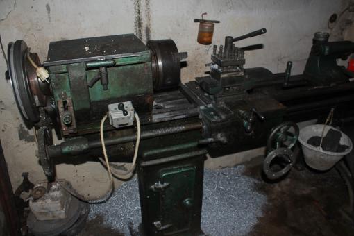 Free Stock Photo of Old Metalworking Lathe Machine