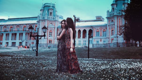 Free Stock Photo of Twin Sisters