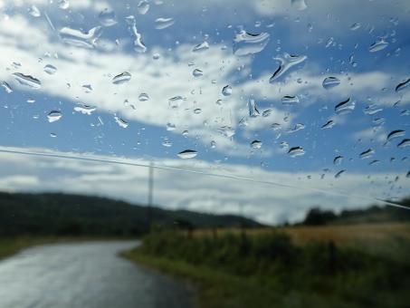 Free Stock Photo of Raindrops keep falling on my... windshield ♫♪♫