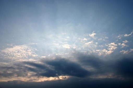 Free Stock Photo of Sun Rays in Blue Sky