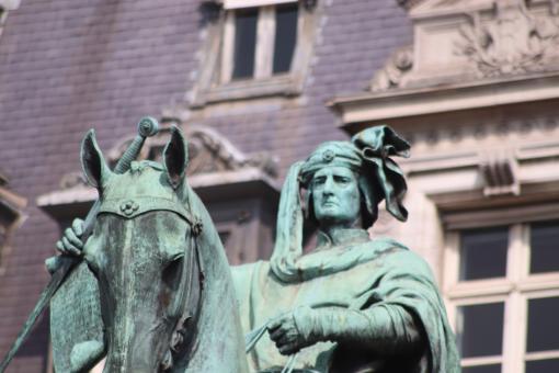 Free Stock Photo of Bronze sculpture in front of Paris city hall