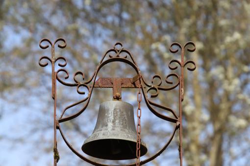 Free Stock Photo of Rusted, but still working bell