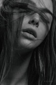 Free Stock Photo of Girl Facial Expression - Black and White