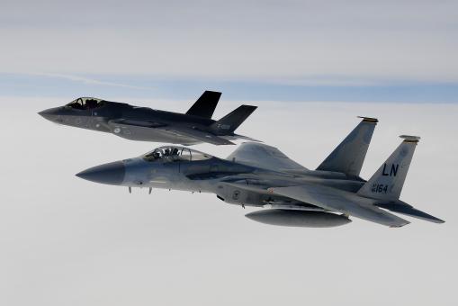 Free Stock Photo of Jet Fighters in the Air