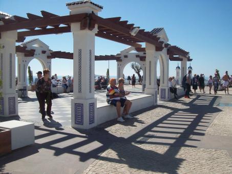 Free Stock Photo of Tourists in Benidorm