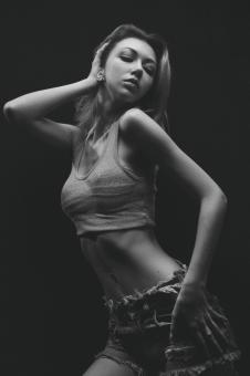 Free Stock Photo of Young Fit Girl Posing - Black and White
