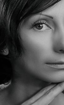 Free Stock Photo of Female Half Portrait - Monochrome