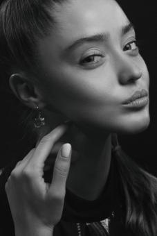 Free Stock Photo of Posh Girl Portrait - Monochrome