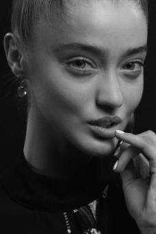 Free Stock Photo of Posh Model Portrait in Black and White
