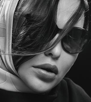 Free Stock Photo of Posh Retro Girl Portrait in Monochrome