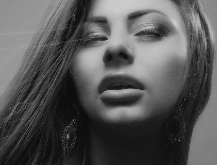 Free Stock Photo of Glamorous Girl Portrait - Monochrome