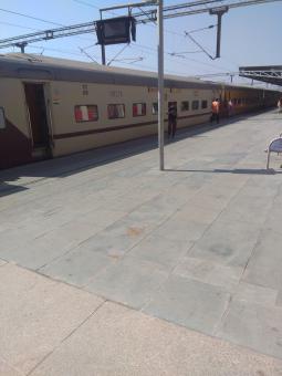 Free Stock Photo of Railway platform