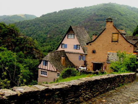 Free Stock Photo of MEDIEVAL HOUSES IN THE LOIRE VALLEY, FRANCE