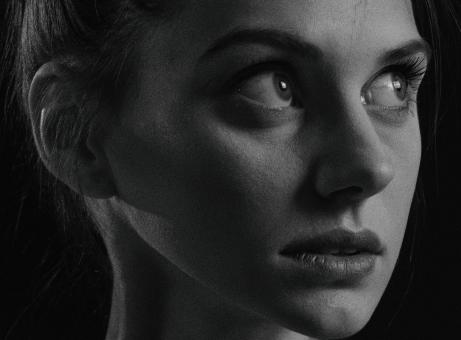 Free Stock Photo of Thinking woman