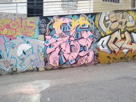 Free Stock Photo of Mural en grafitos de colores