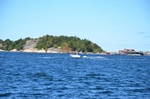 Free Stock Photo of a fast boat on the water