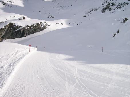 Free Stock Photo of A white landscape with snow and a skiing  area