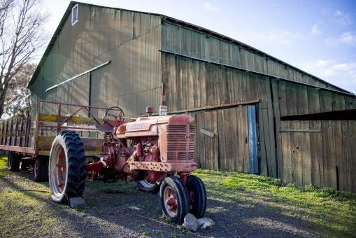 Free Stock Photo of Old Tractor