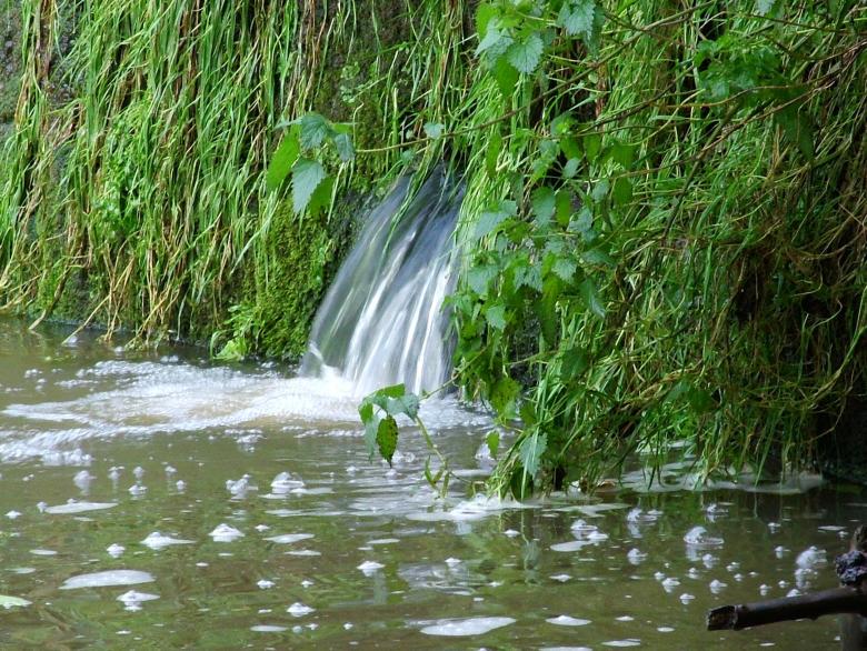 Free stock image of Waterfall created by gavin hopps