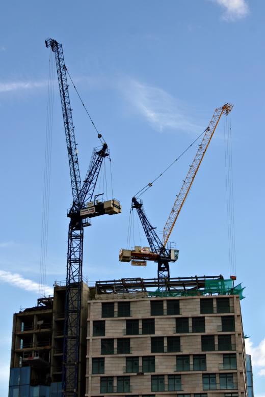 Free stock image of Cranes created by Bjorgvin