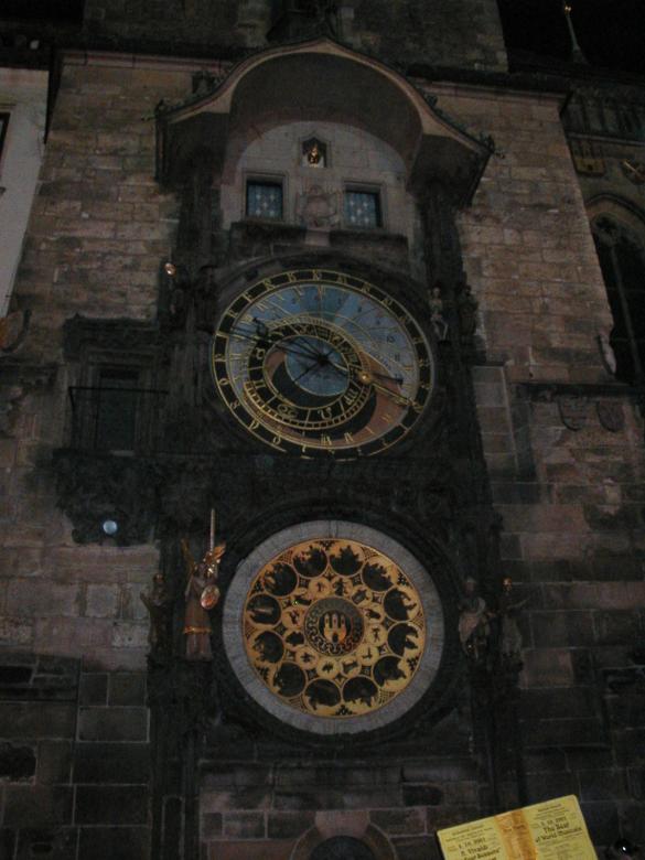 Free stock image of Clock with ornaments created by Bjorgvin