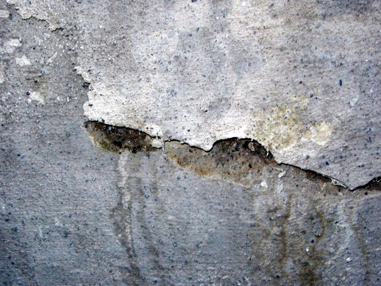 Free stock image of Cracked wall texture created by Bjorgvin