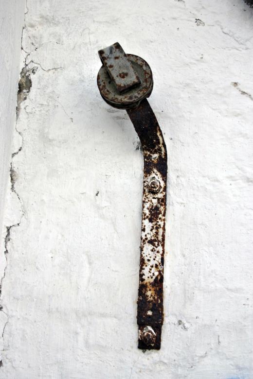Free stock image of Rusted metal bar and wheel created by Bjorgvin