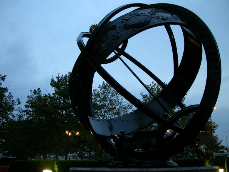 Free stock image of Oval sculpture created by raymond henry