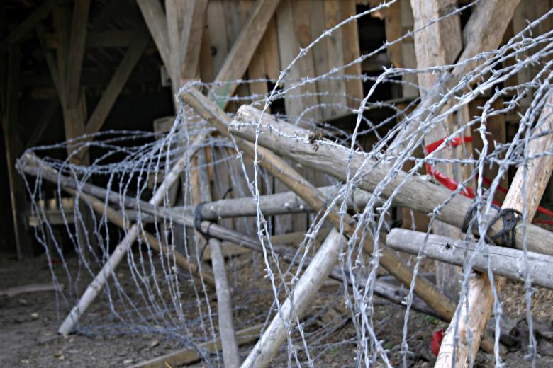 Free stock image of Barbed wire created by Bjorgvin