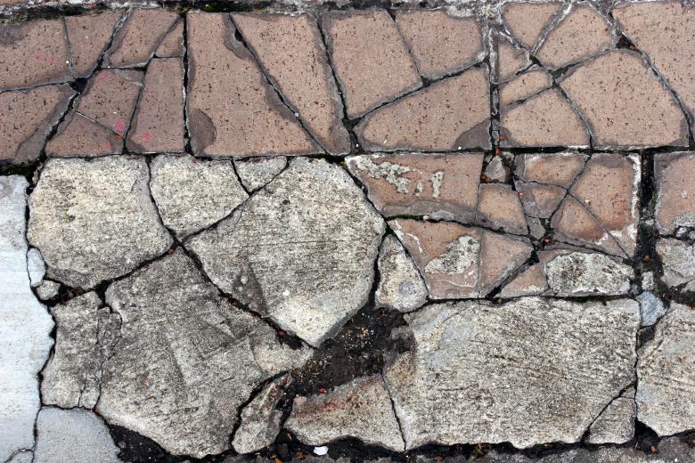 Free stock image of Cracked wall texture created by Darren Hester