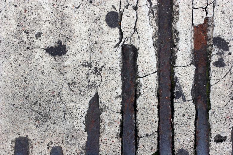 Free stock image of Cracked wall texture created by Darren Hester