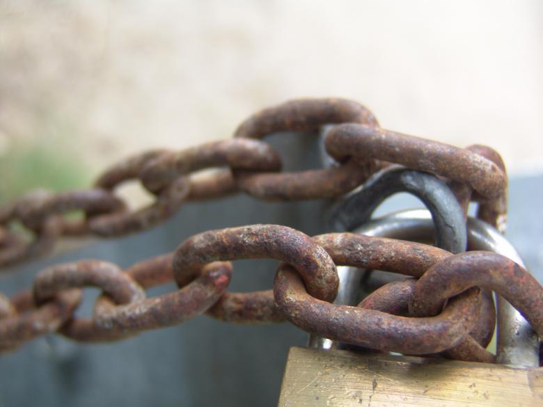 Free stock image of Rusted chain and lock created by javier baranda